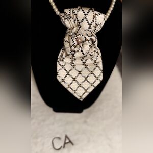 Elegant Cream and Black Patterned Fashion Tie